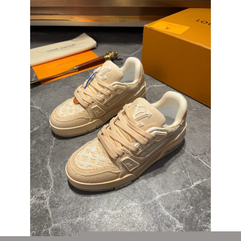 l**is V*t*n sneakers